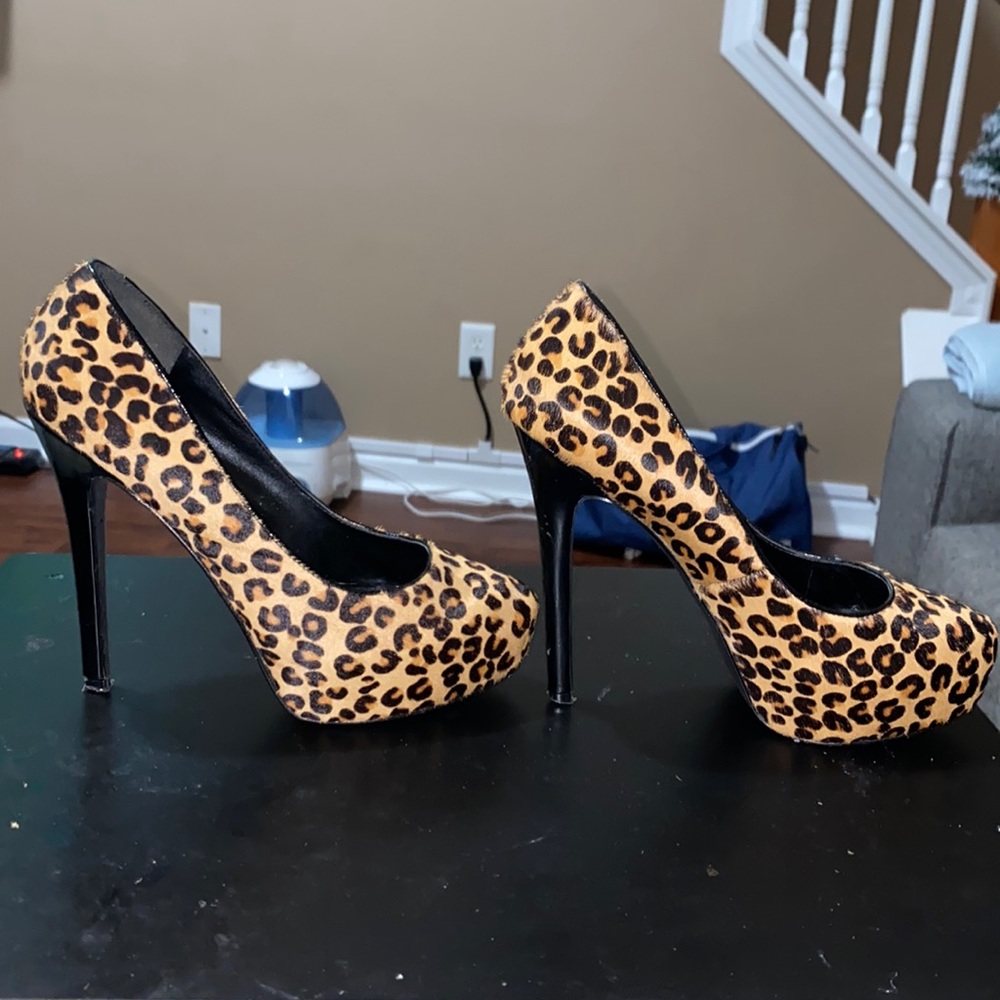 Very nice ALDO leopard pump - size 7.5